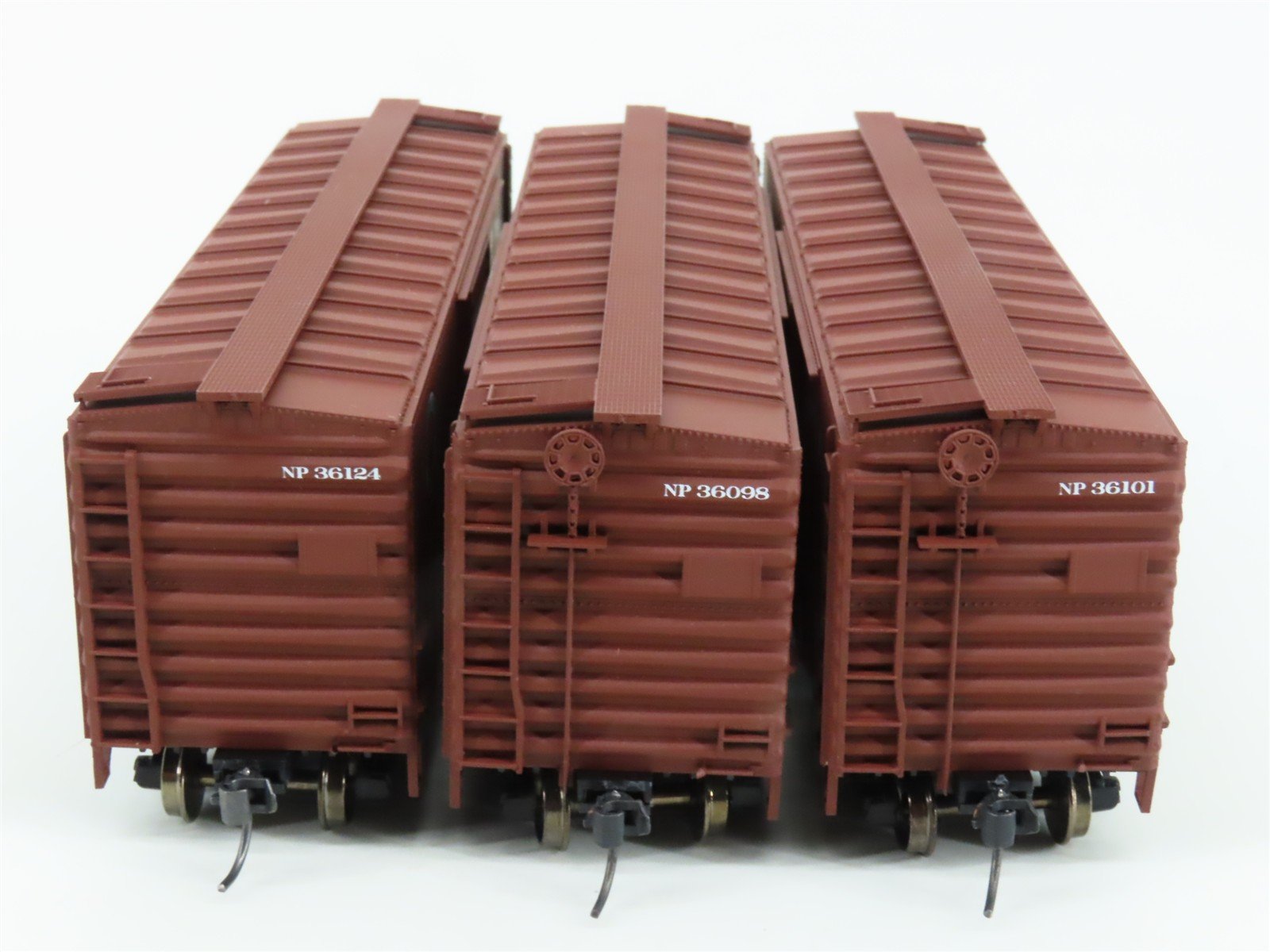 HO Scale Accurail 3348 NP Northern Pacific 40' Steel Box Car 3-Pack - Upgraded