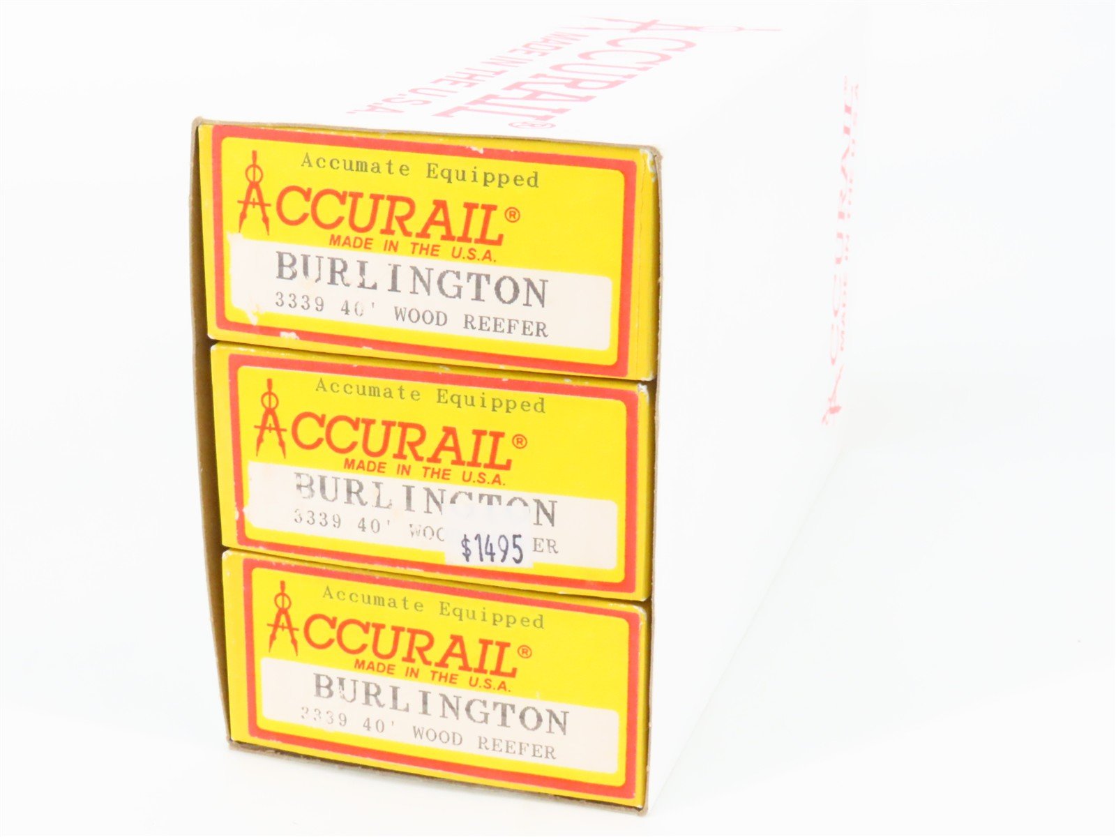 HO Scale Accurail 3339 Burlington Route 40' Wood Reefer 3-Pack - Upgraded