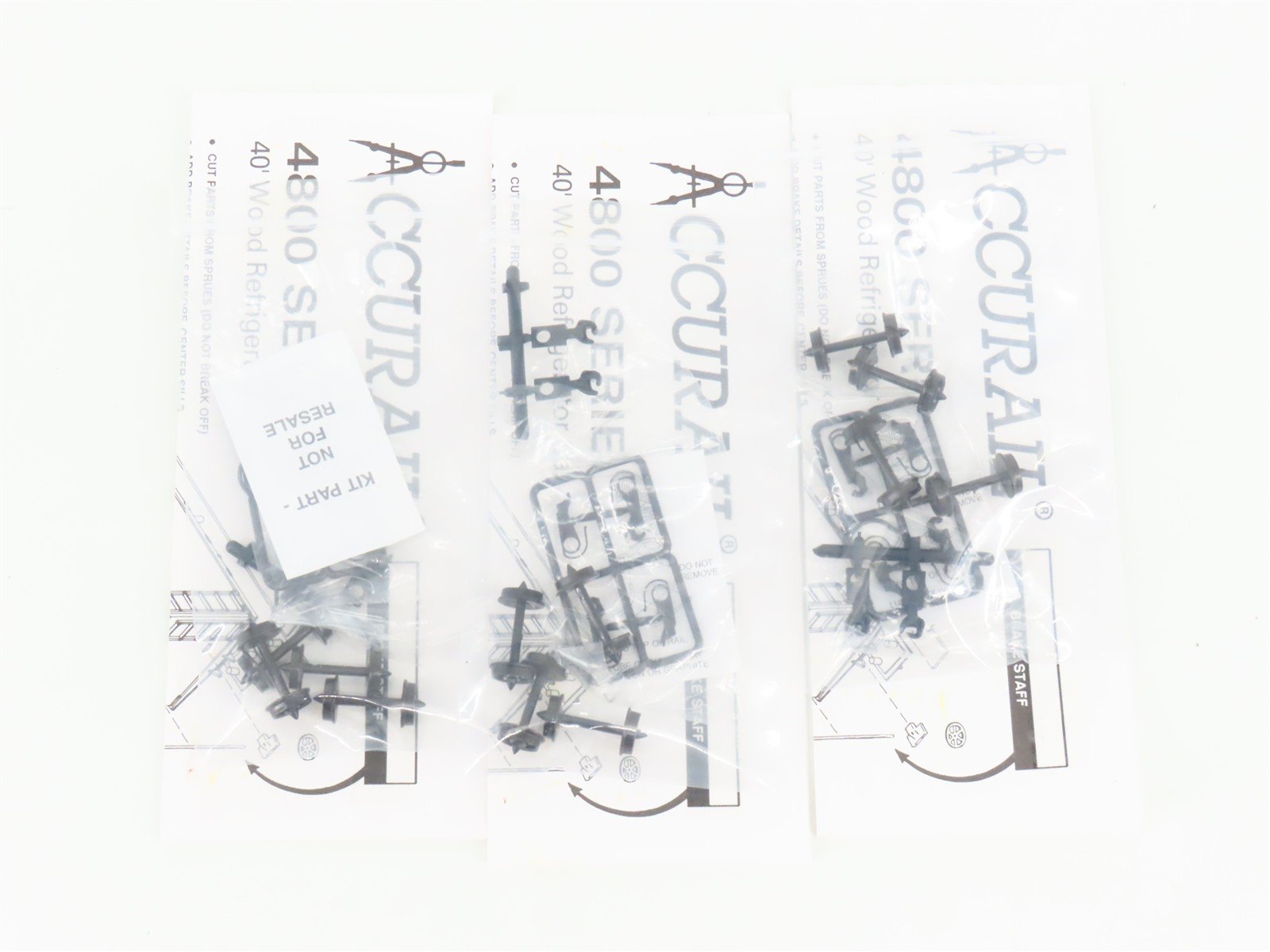 HO Scale Accurail 3339 Burlington Route 40' Wood Reefer 3-Pack - Upgraded