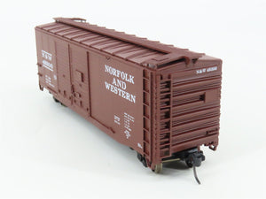 HO Scale Accurail 3022 N&W Norfolk & Western 40' Box Car #49300 - Upgraded