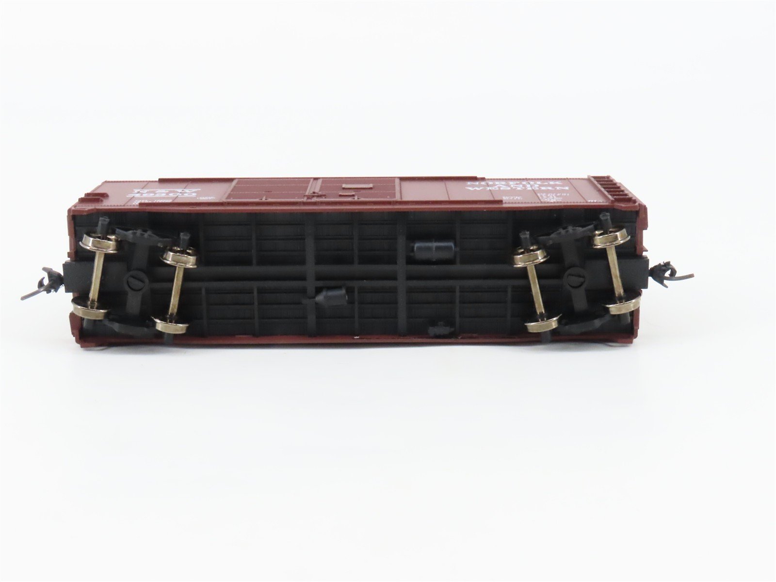 HO Scale Accurail 3022 N&W Norfolk & Western 40' Box Car #49300 - Upgraded
