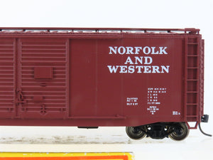 HO Scale Accurail 3022 N&W Norfolk & Western 40' Box Car #49300 - Upgraded