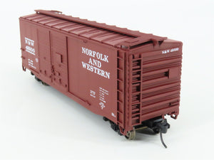 HO Scale Accurail 3022 N&W Norfolk & Western 40' Box Car #49300 - Upgraded