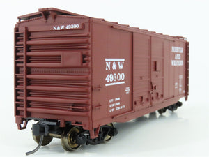HO Scale Accurail 3022 N&W Norfolk & Western 40' Box Car #49300 - Upgraded