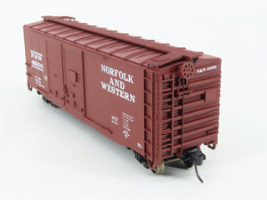 HO Scale Accurail 3022 N&W Norfolk & Western 40' Box Car #49300 - Upgraded