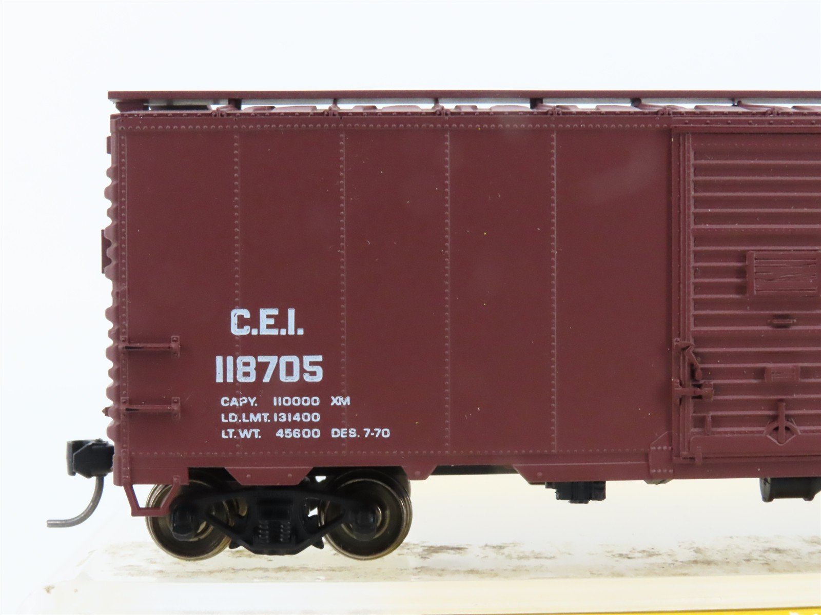 HO Accurail 1508 C&EI Chicago & Eastern Illinois 40' Box Car #118705 - Upgraded