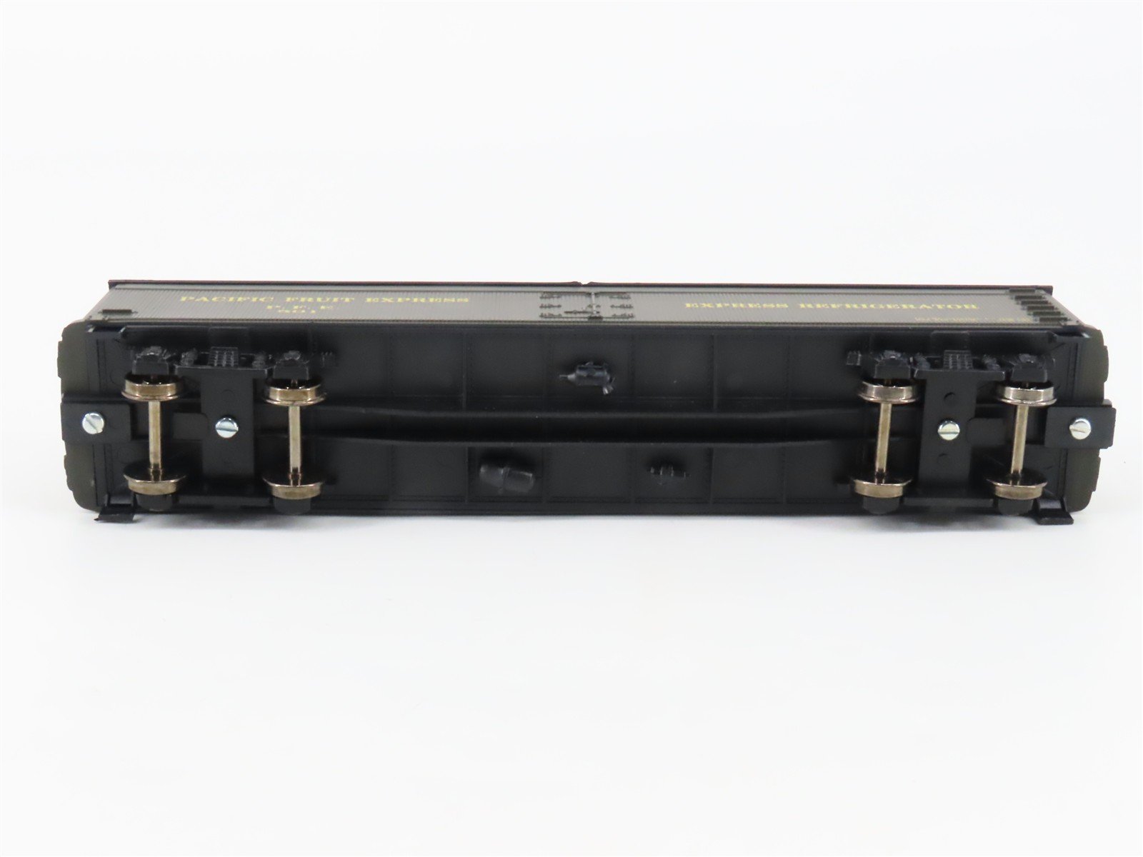 HO Roundhouse/Bev-Bel 4913 PFE Pacific Fruit Express 50' Reefer #501 - Upgraded