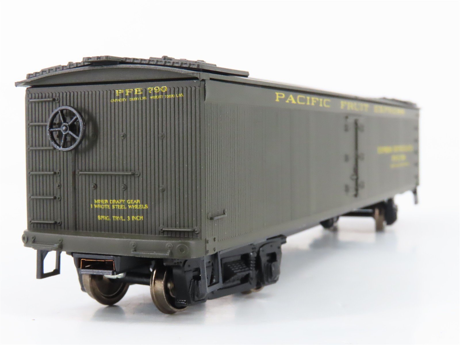 HO Roundhouse/Bev-Bel 4912-1 PFE Pacific Fruit Express 50' Reefer #790 Upgraded