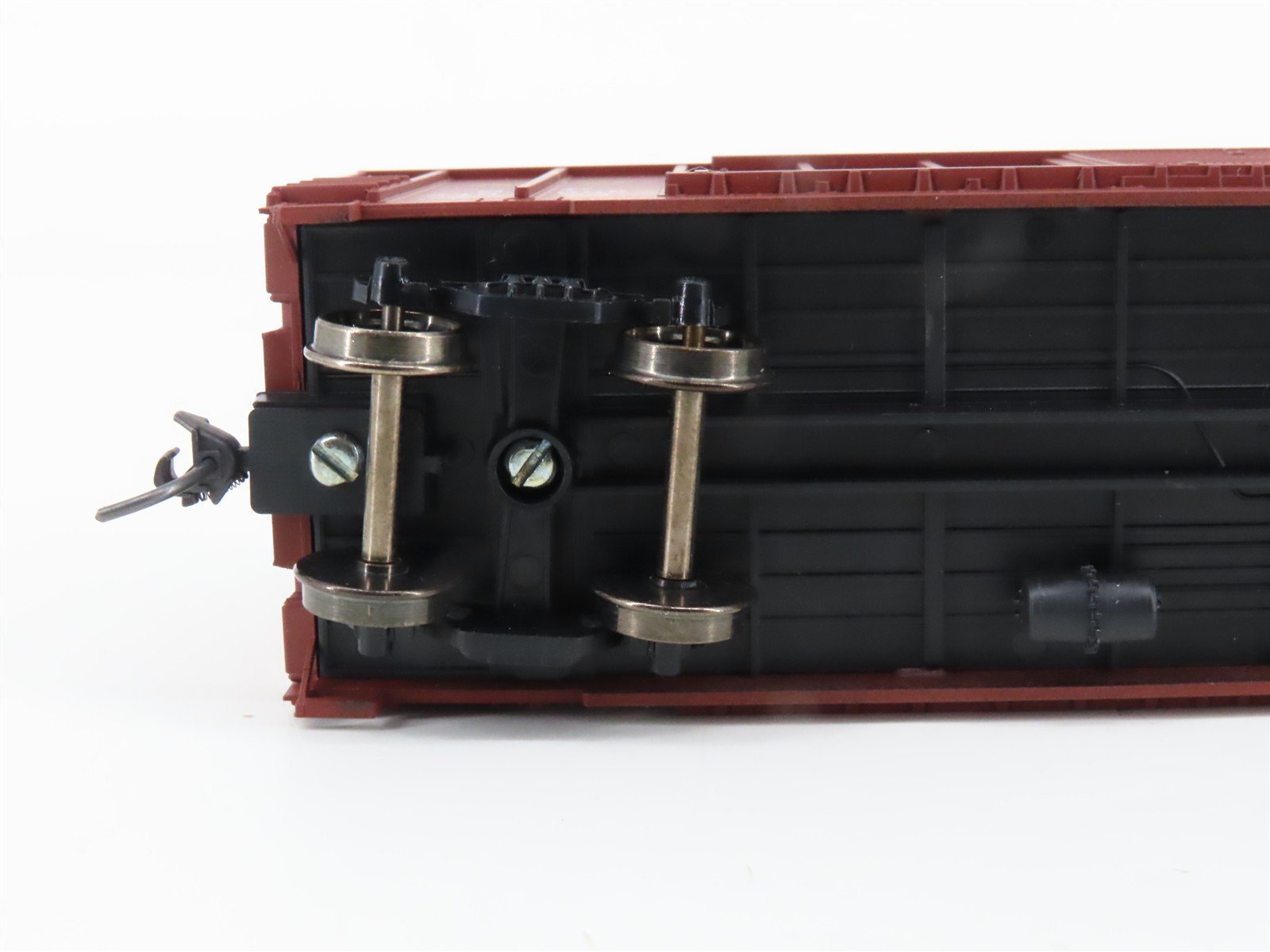 HO Scale Roundhouse 1986 SP Southern Pacific 50' Box Car #246005 - Upgraded