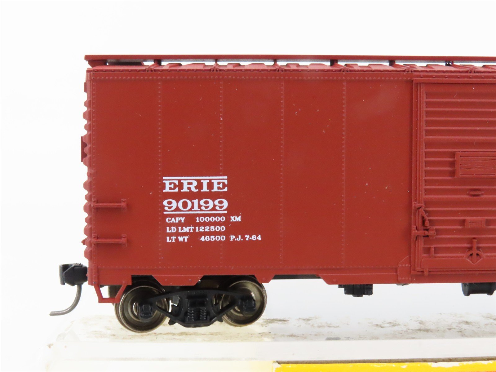 HO Scale Accurail 1519 Erie Railroad 40' AAR Steel Box Car #90199 - Upgraded