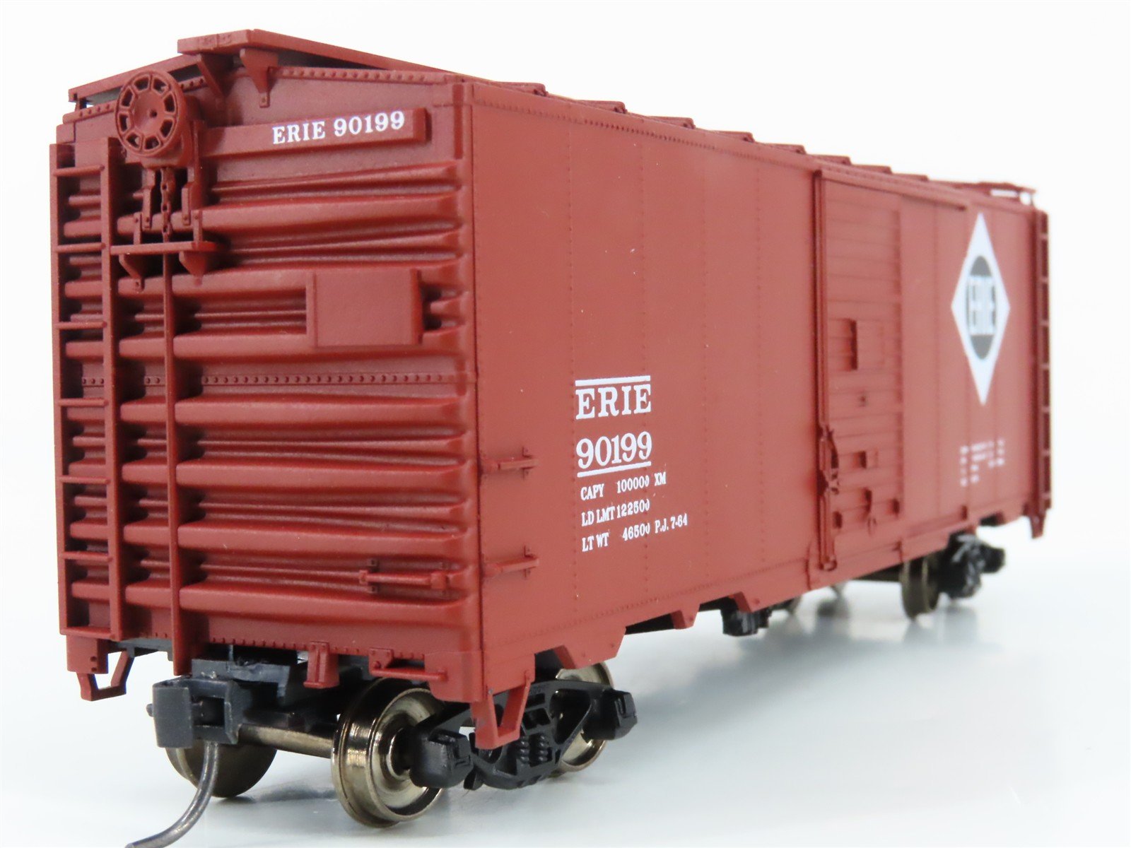 HO Scale Accurail 1519 Erie Railroad 40' AAR Steel Box Car #90199 - Upgraded