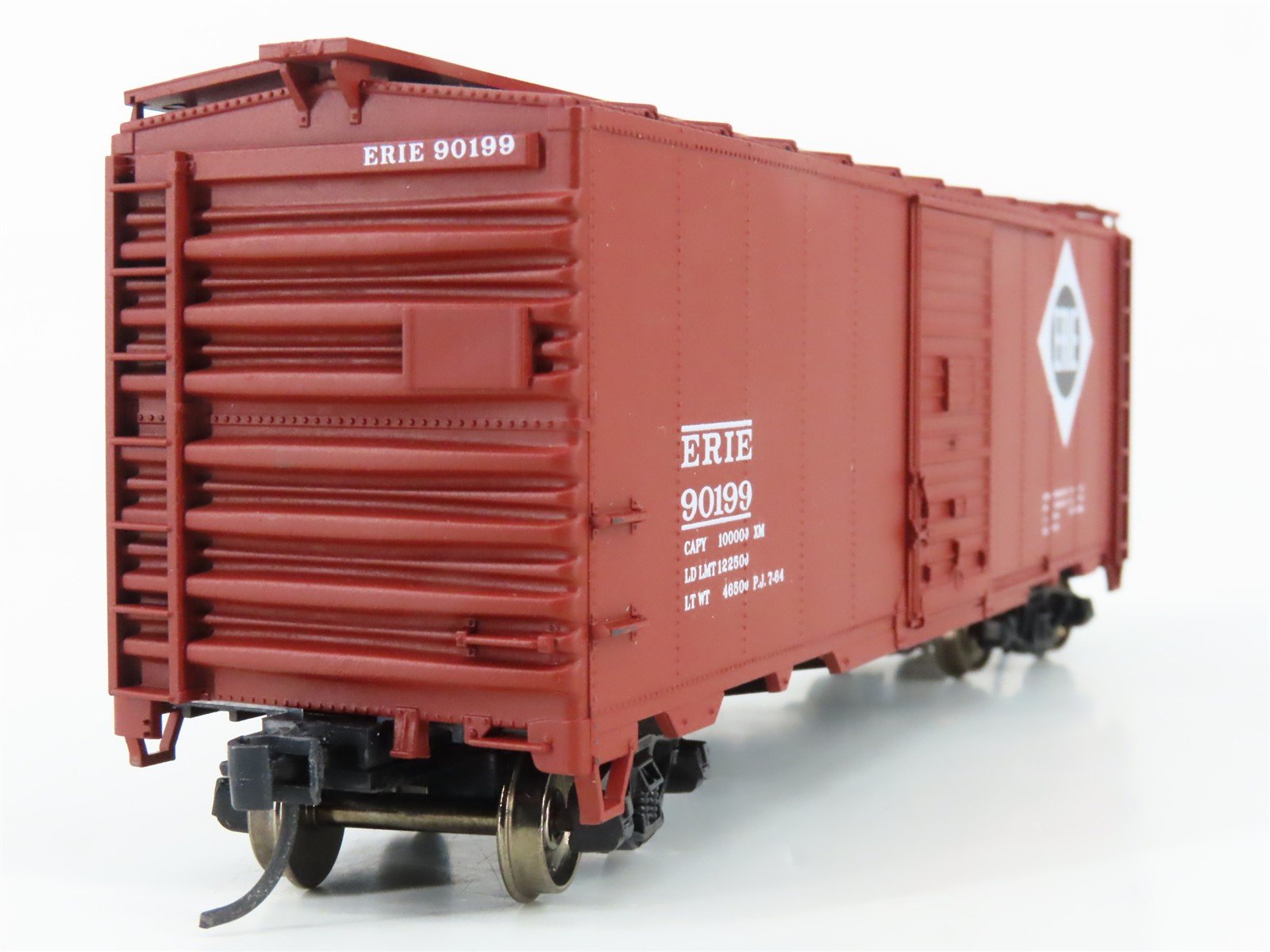 HO Scale Accurail 1519 Erie Railroad 40' AAR Steel Box Car #90199 - Upgraded
