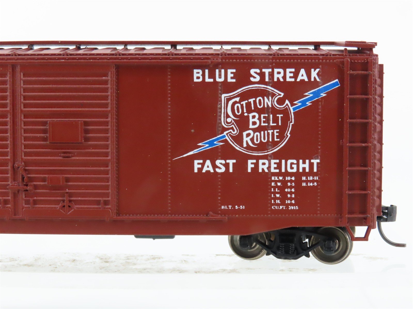 HO Accurail SSW Cotton Belt Blue Streak 40' Box Car #35674 - Custom & Upgraded