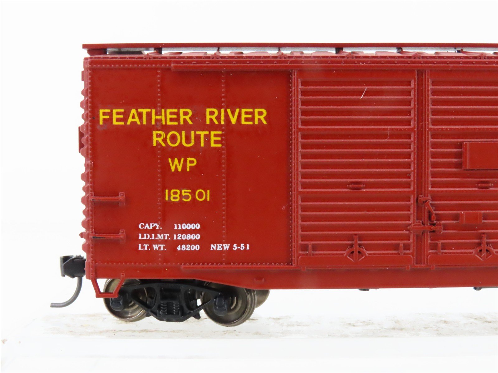 HO Accurail WP Western Pacific Feather River Route 40' Box Car #19501 - Custom