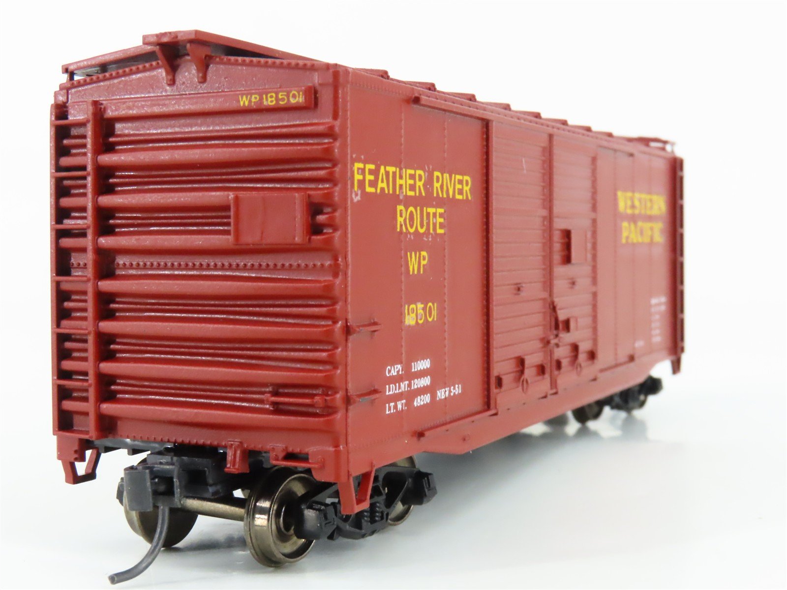 HO Accurail WP Western Pacific Feather River Route 40' Box Car #19501 - Custom