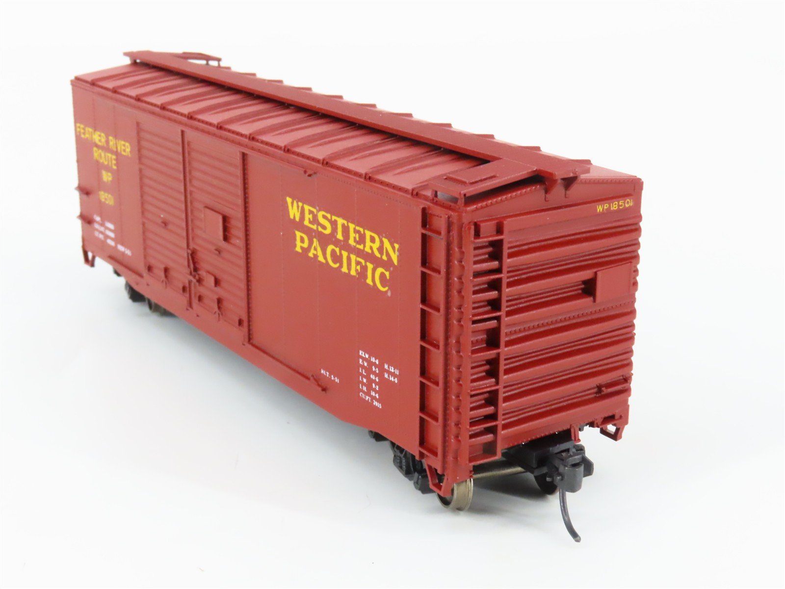 HO Accurail WP Western Pacific Feather River Route 40' Box Car #19501 - Custom