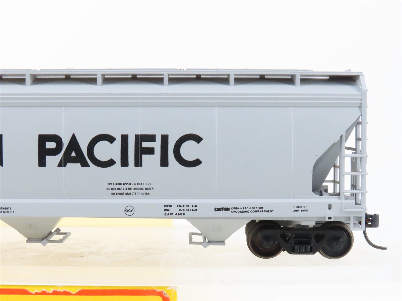 HO Scale Accurail 2005 UP Union Pacific 3-Bay Covered Hopper #14025 - Upgraded