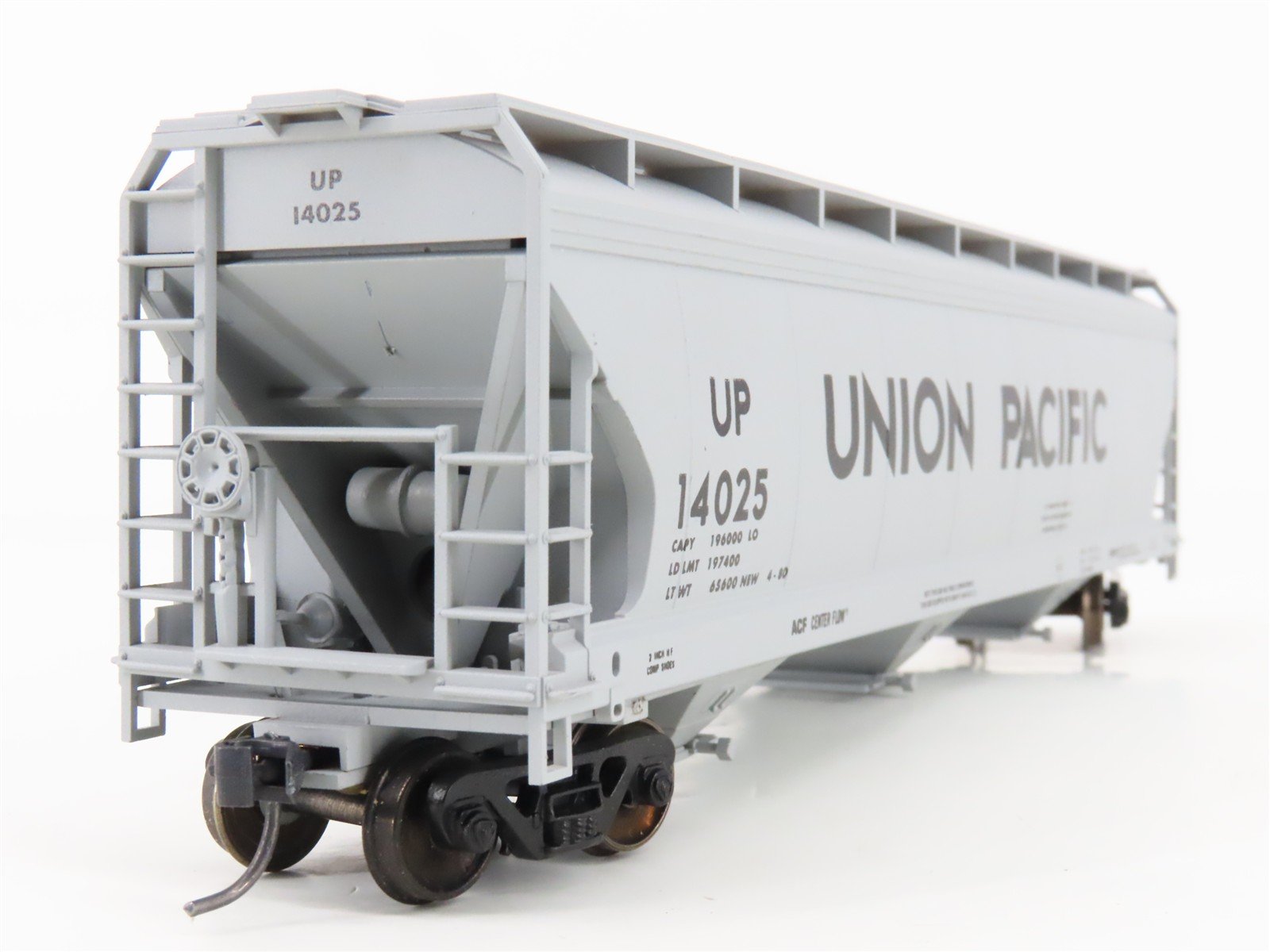 HO Scale Accurail 2005 UP Union Pacific 3-Bay Covered Hopper #14025 - Upgraded