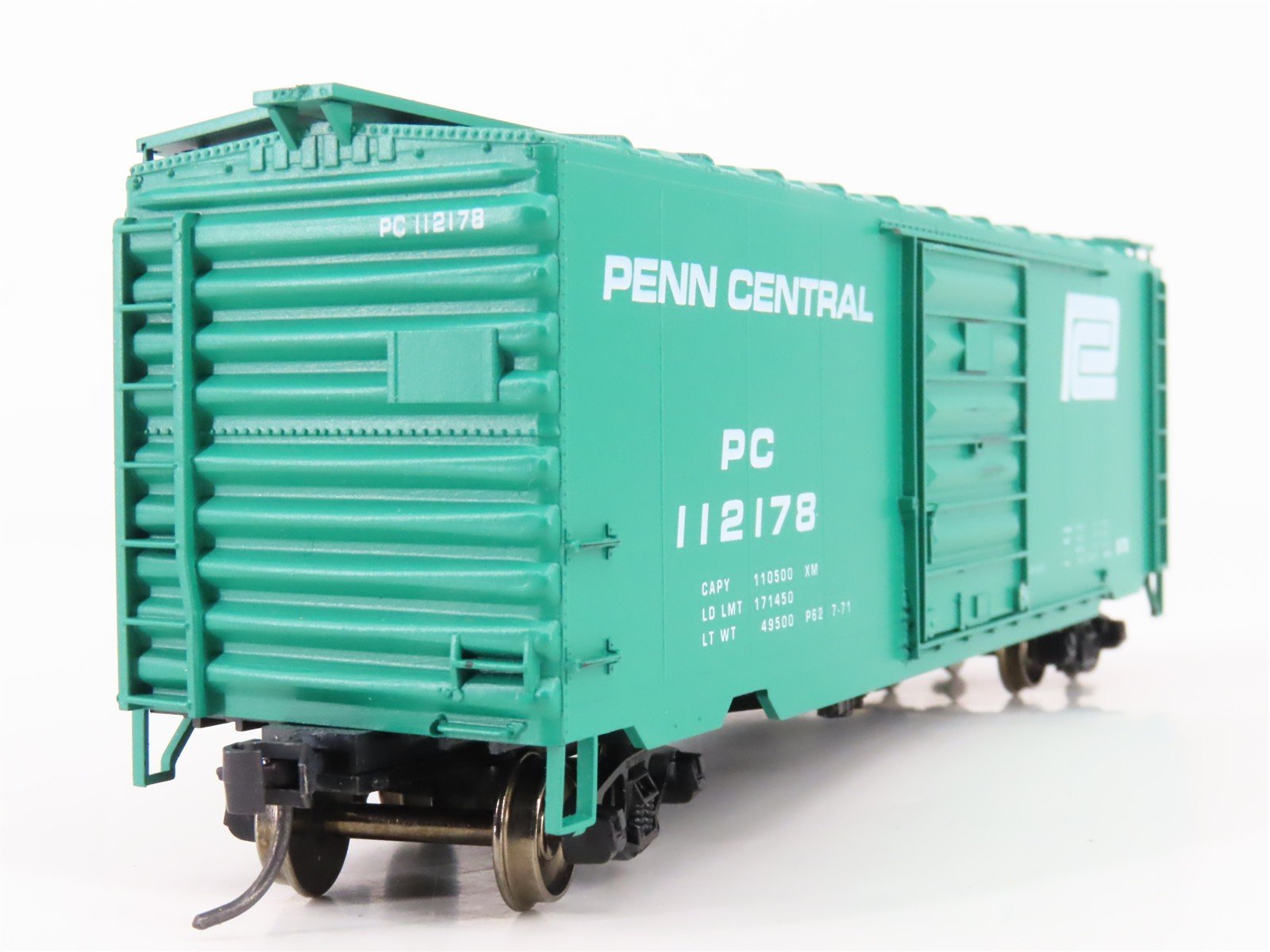 HO Scale Accurail 3411 PC Penn Central 40' Steel Box Car #112178 - Upgraded