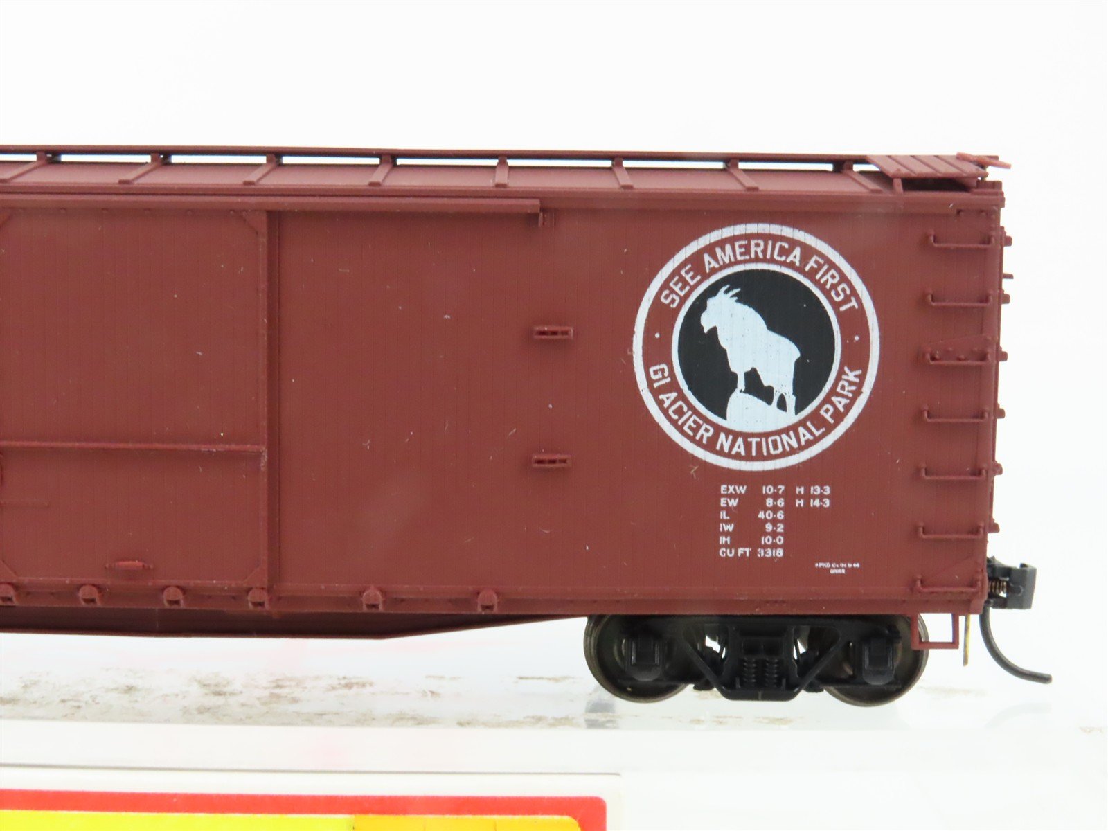HO Scale Accurail 1595 GN Glacier National Park 40' Box Car #23494 - Upgraded