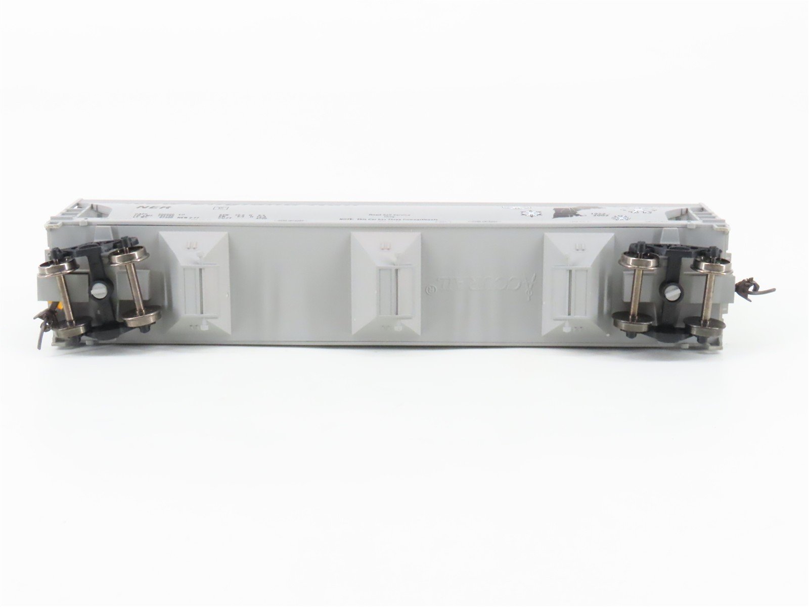 HO Scale Accurail NER New England Rail 3-Bay Covered Hopper #55550 - Upgraded