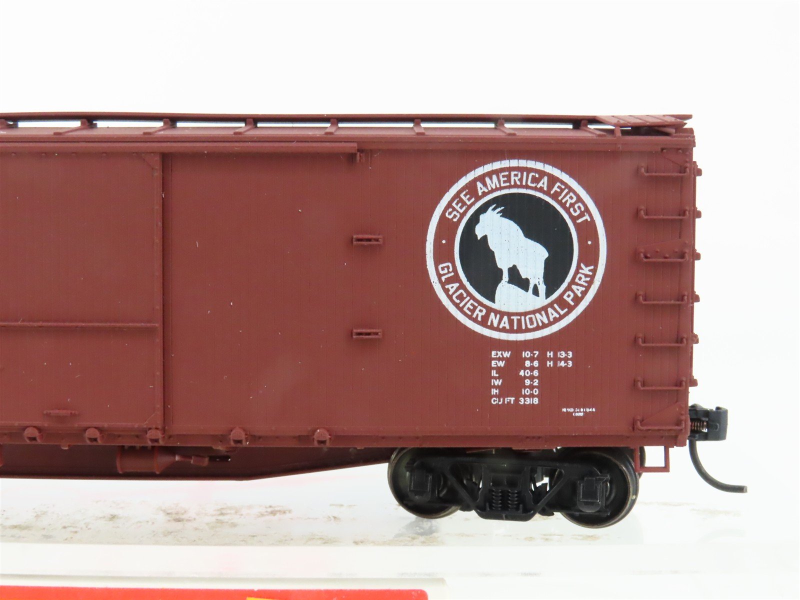 HO Scale Accurail 1505 GN Glacier National Park 40' Box Car #23607 - Upgraded
