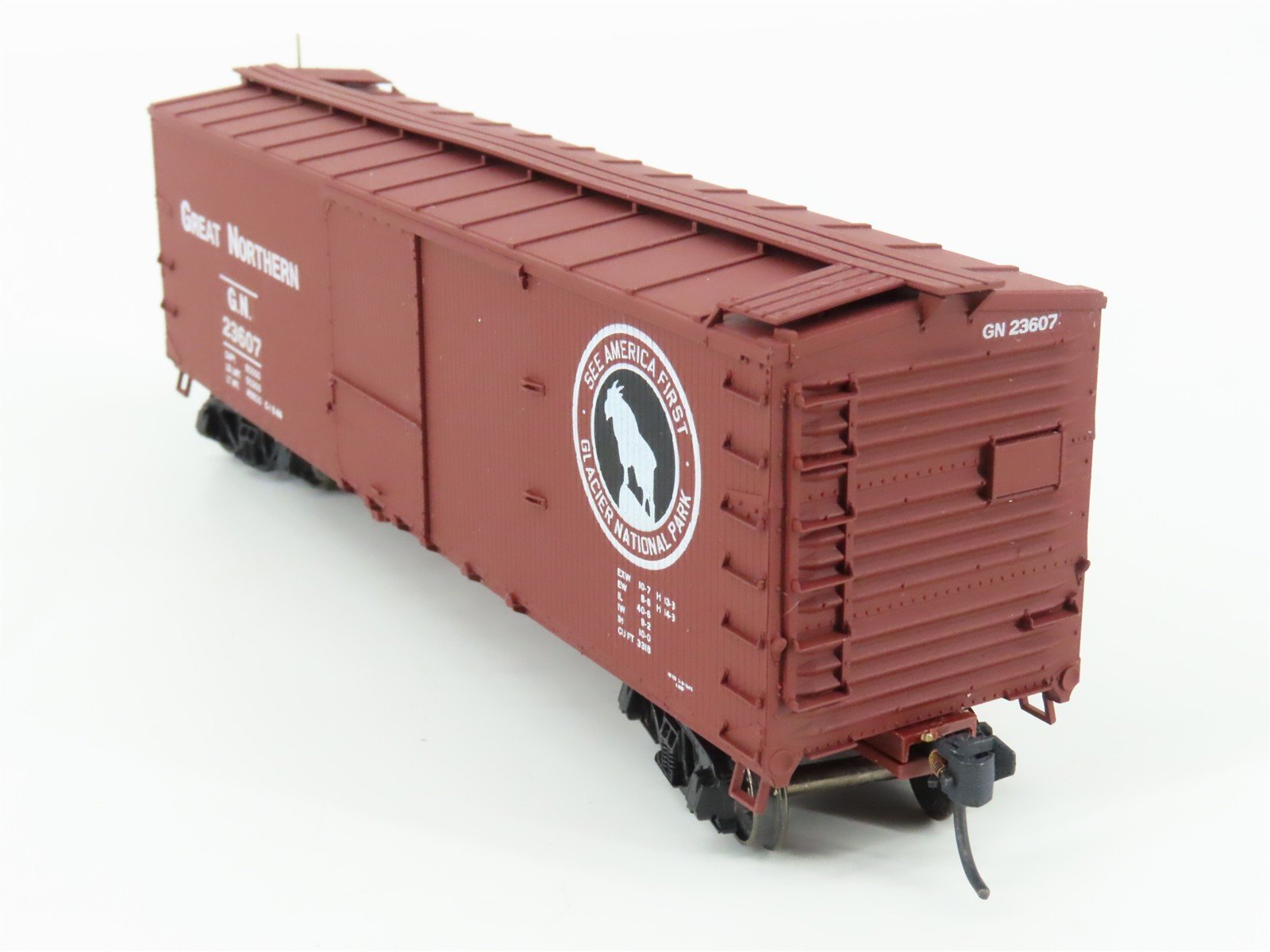 HO Scale Accurail 1505 GN Glacier National Park 40' Box Car #23607 - Upgraded