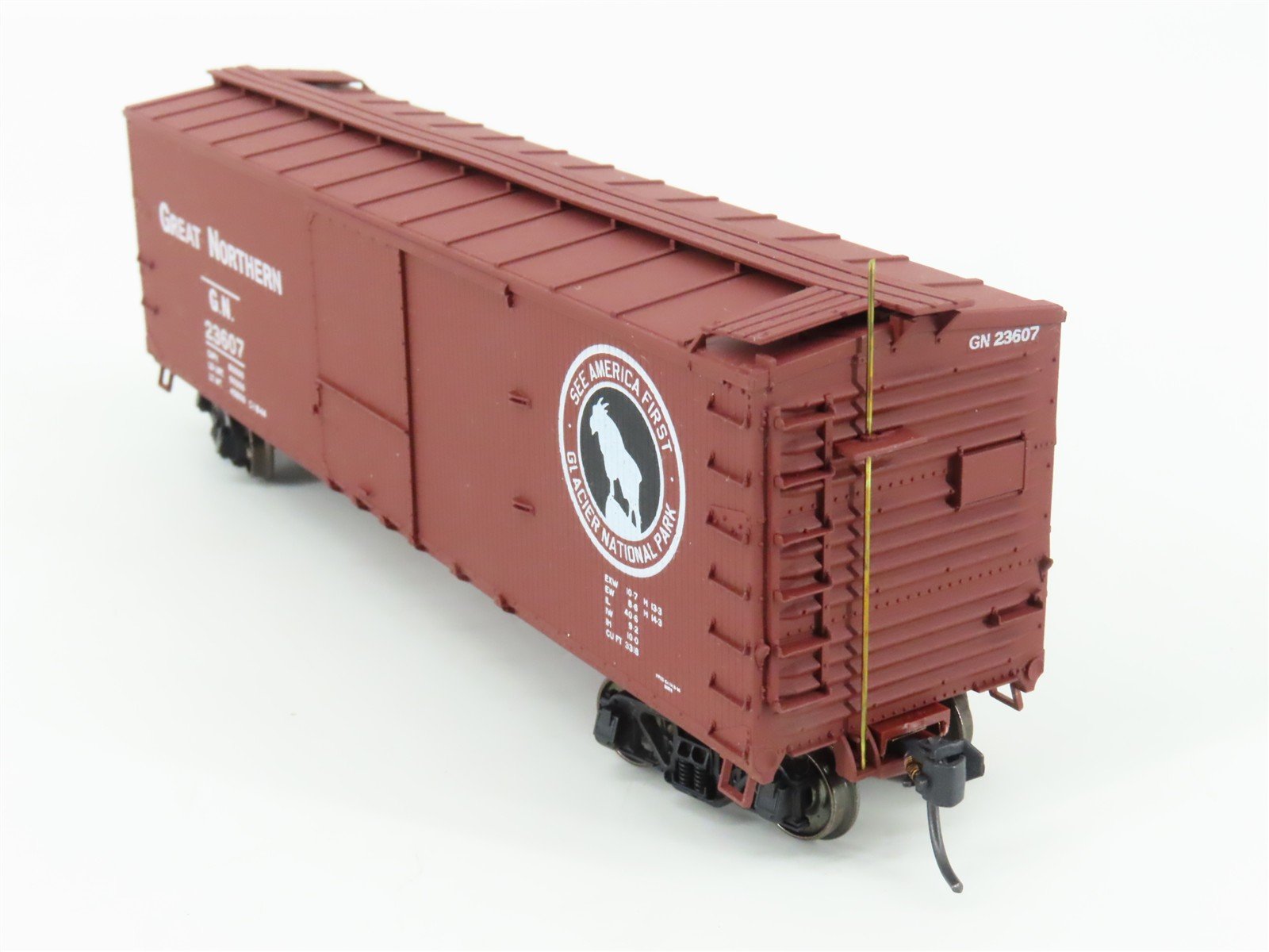 HO Scale Accurail 1505 GN Glacier National Park 40' Box Car #23607 - Upgraded