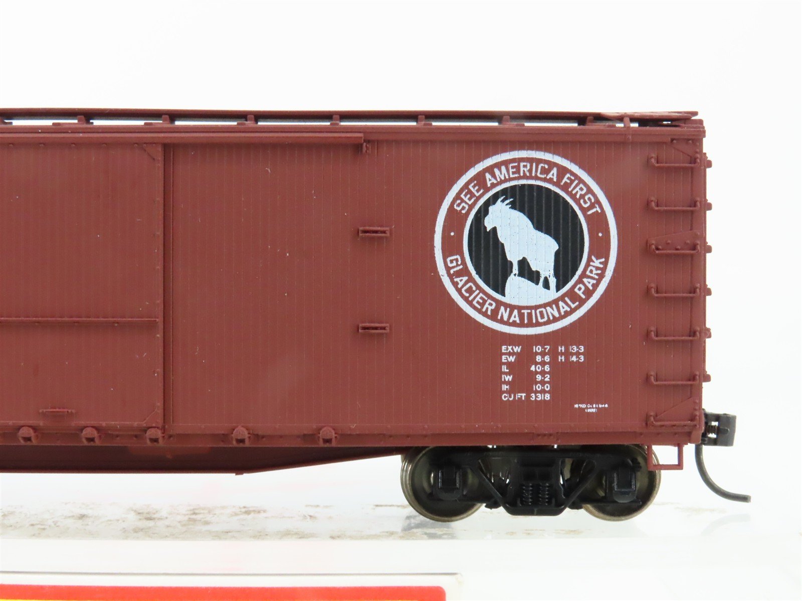 HO Scale Accurail 1595 GN Glacier National Park 40' Box Car #24872 - Upgraded