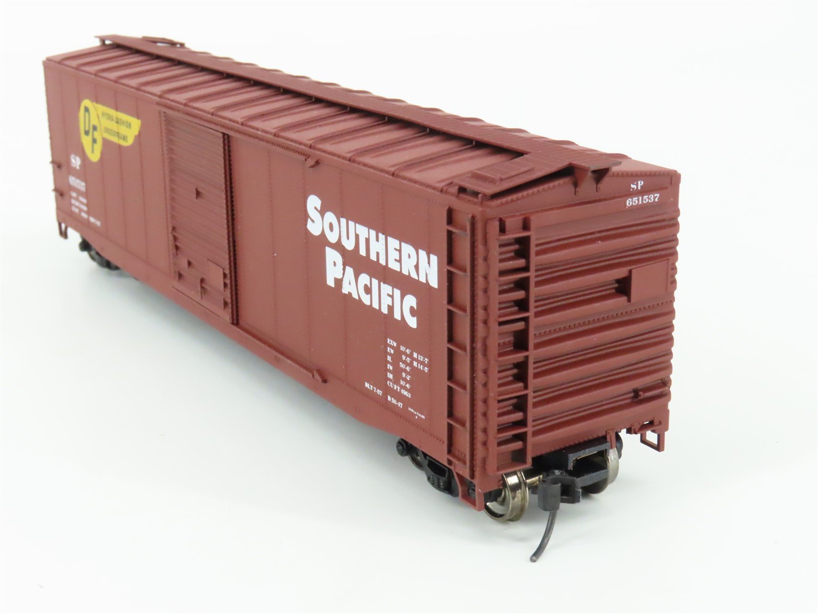 HO Scale Accurail 5012 SP Southern Pacific 50' Steel Box Car #651537 - Upgraded