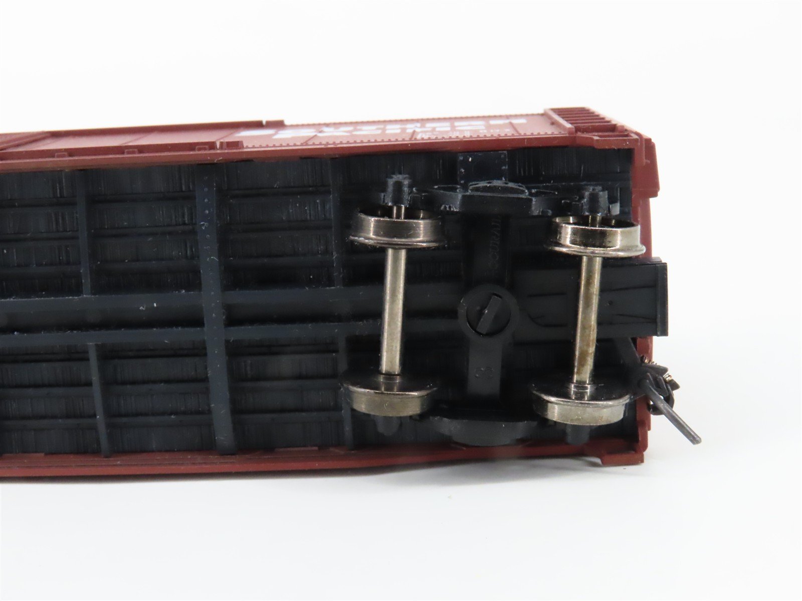 HO Scale Accurail 5012 SP Southern Pacific 50' Steel Box Car #651537 - Upgraded
