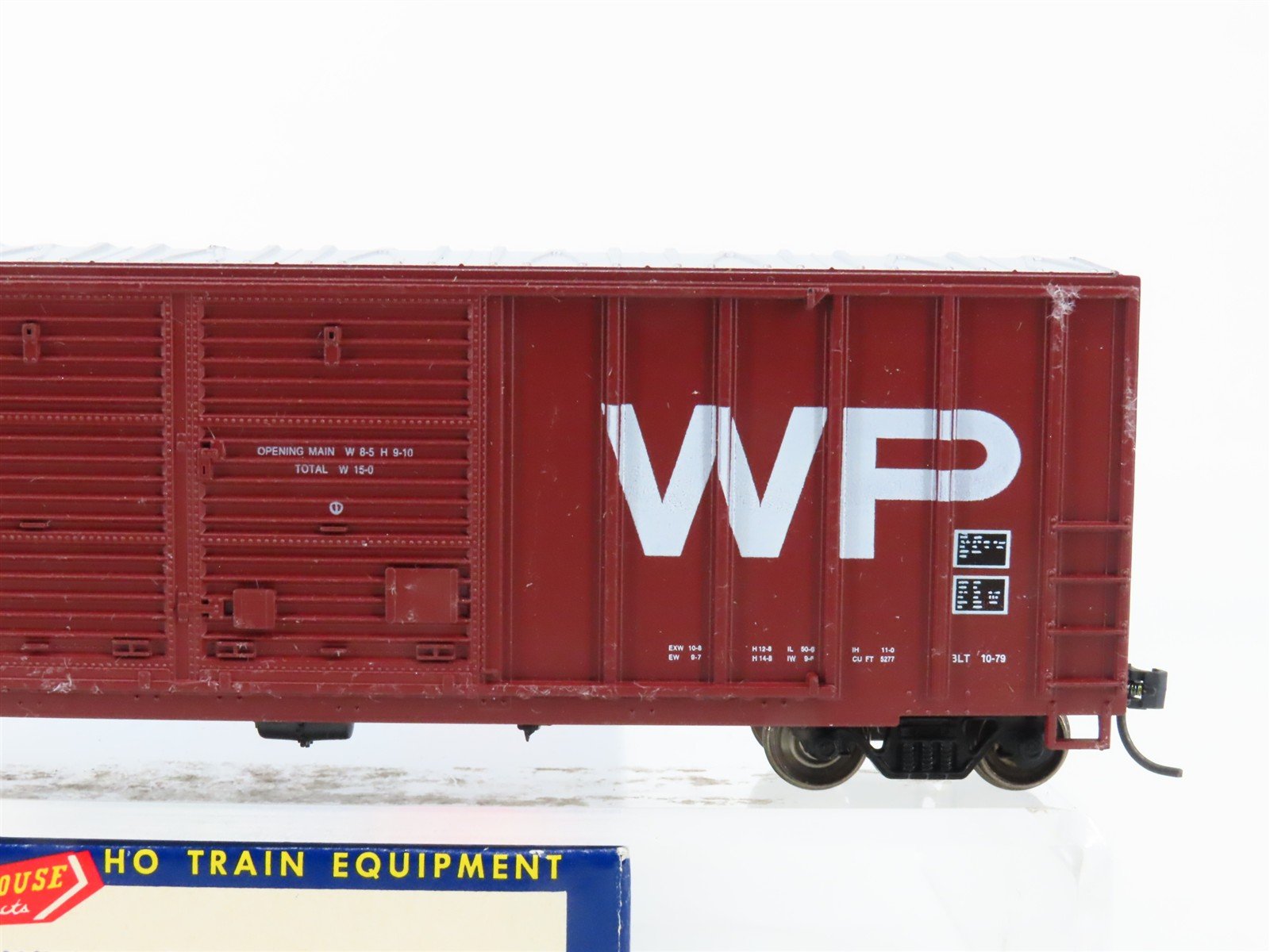HO Scale Roundhouse 7745 WP Western Pacific 50' Box Car #38225 - Upgraded