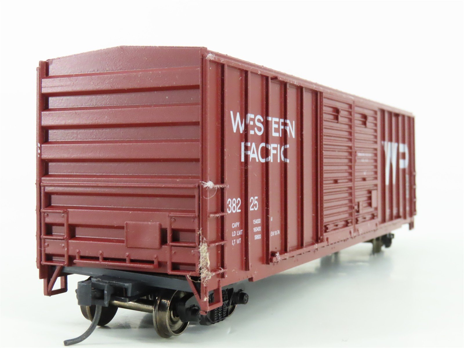 HO Scale Roundhouse 7745 WP Western Pacific 50' Box Car #38225 - Upgraded