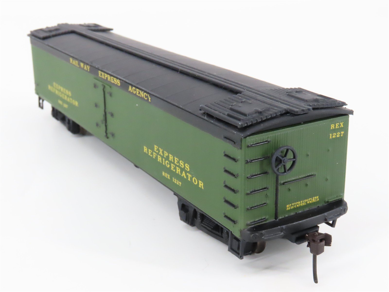 HO Scale Roundhouse 3600 REX Railway Express Agency 50' Reefer #1227 - Custom
