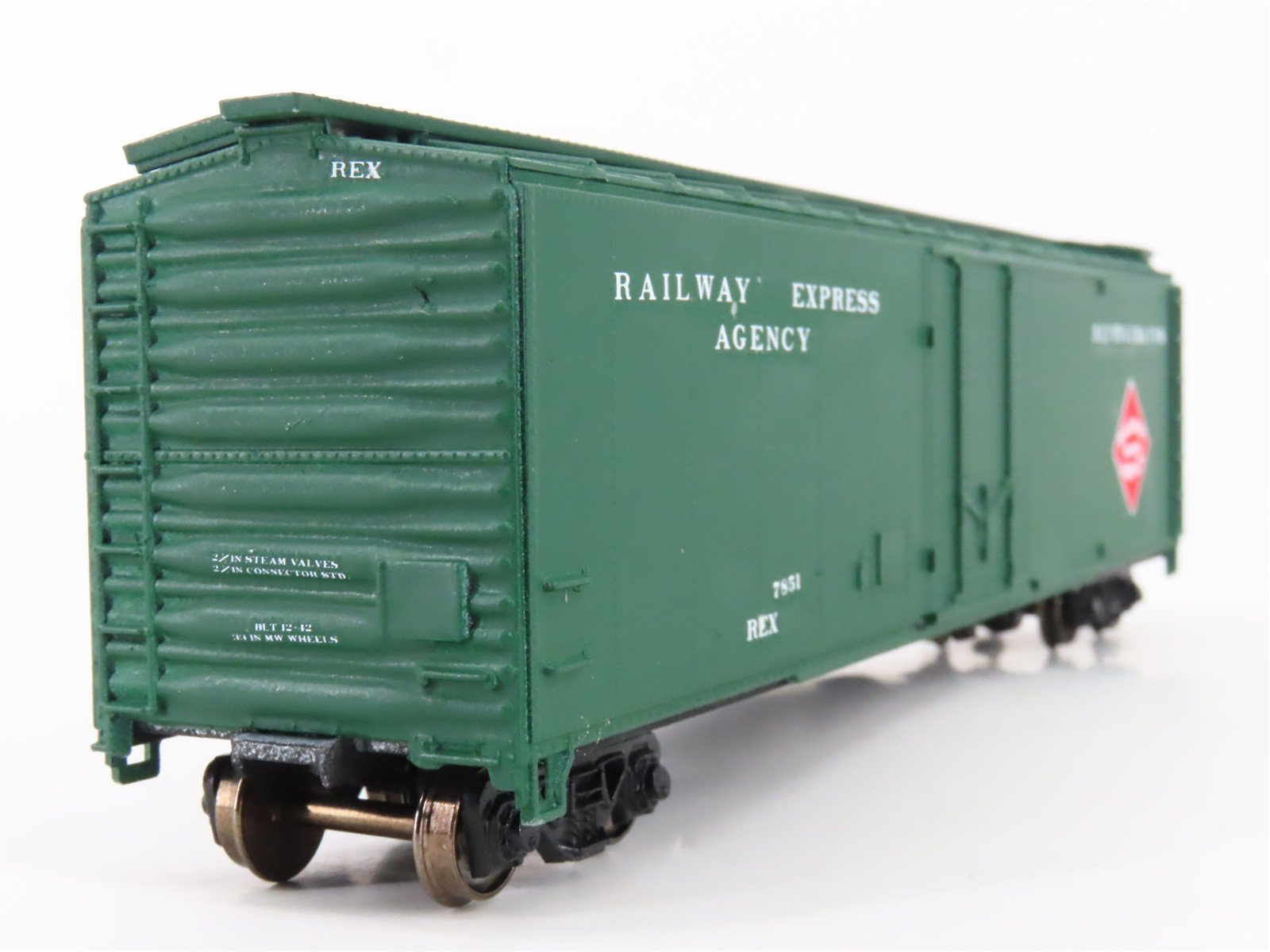 HO Scale Roundhouse REX Railway Express Agency 50' Plug Door Reefer - Custom
