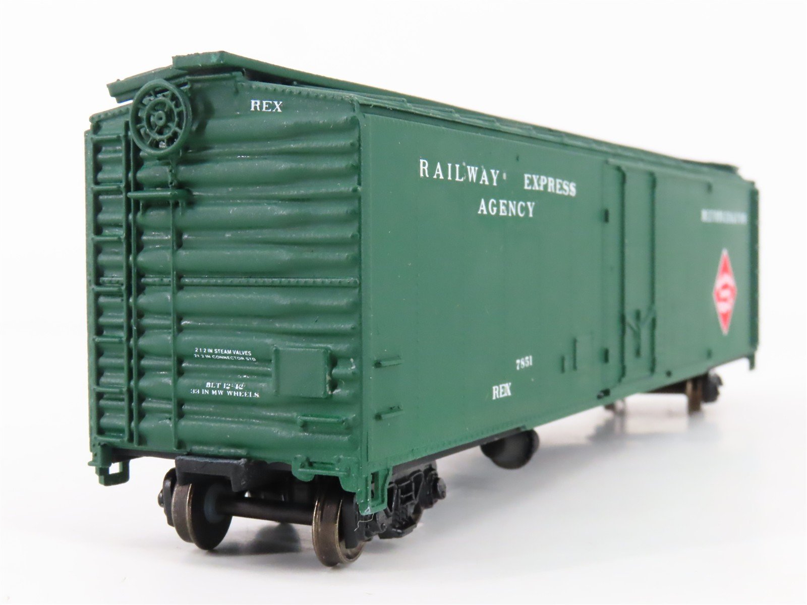 HO Scale Roundhouse REX Railway Express Agency 50' Plug Door Reefer - Custom