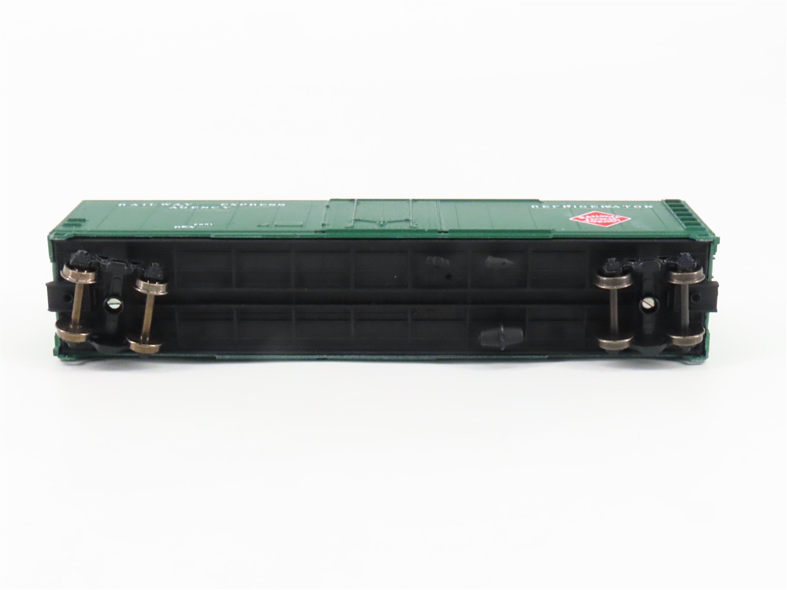 HO Scale Roundhouse REX Railway Express Agency 50' Plug Door Reefer - Custom