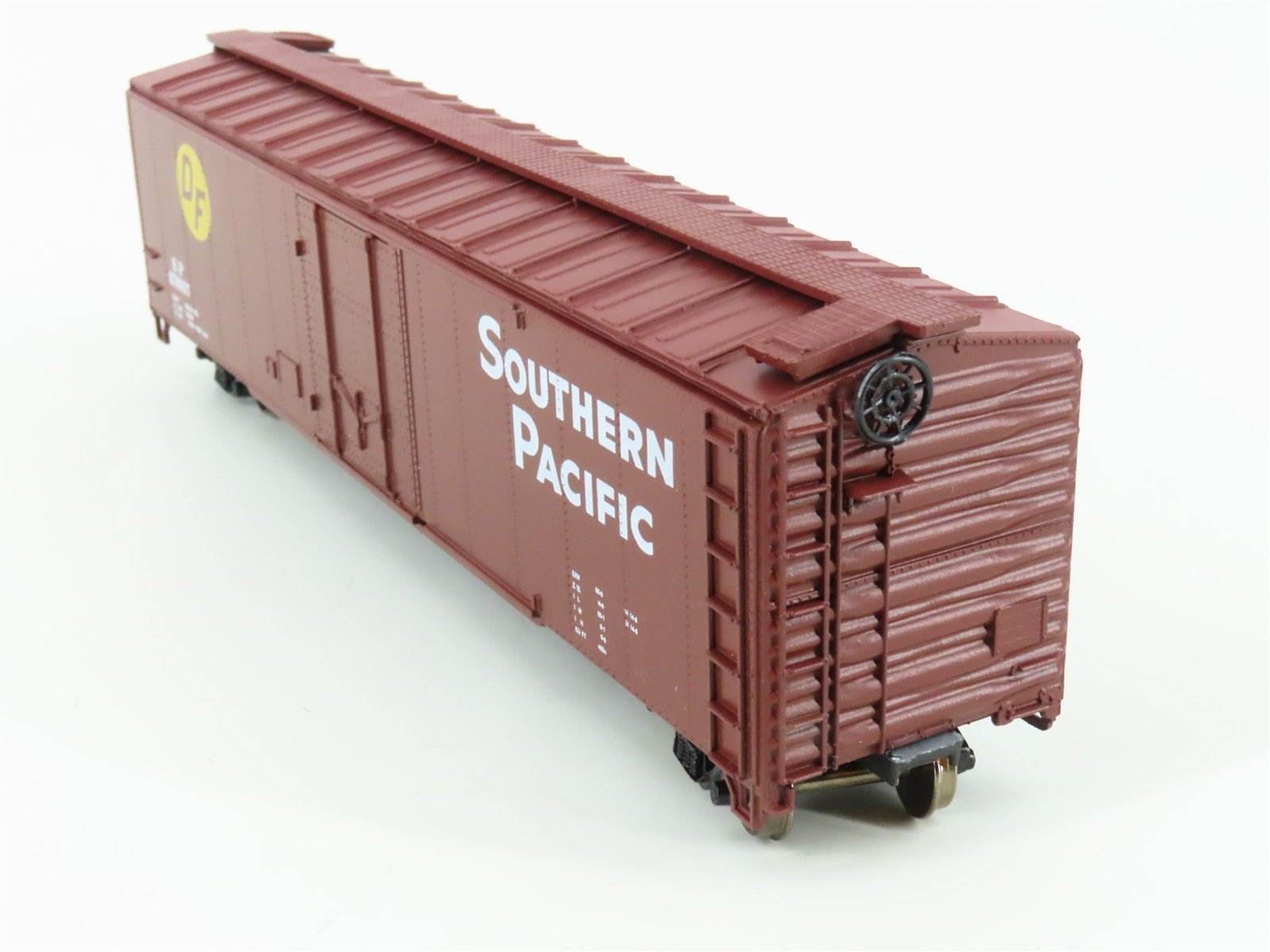 HO Scale Roundhouse 7726 SP Southern Pacific 50' Box Car #670057 - Upgraded
