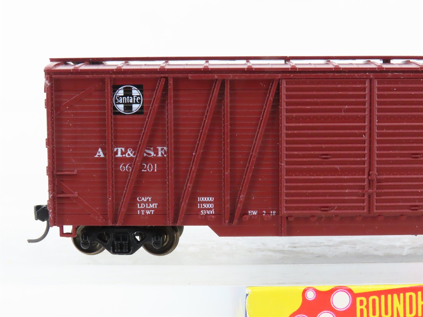 HO Scale Roundhouse 2133 ATSF Santa Fe 50' Automobile Box Car #66201 - Upgraded