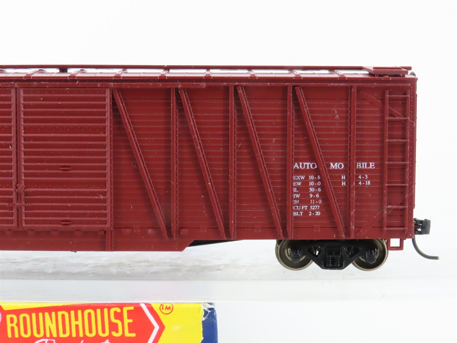 HO Scale Roundhouse 2133 ATSF Santa Fe 50' Automobile Box Car #66201 - Upgraded