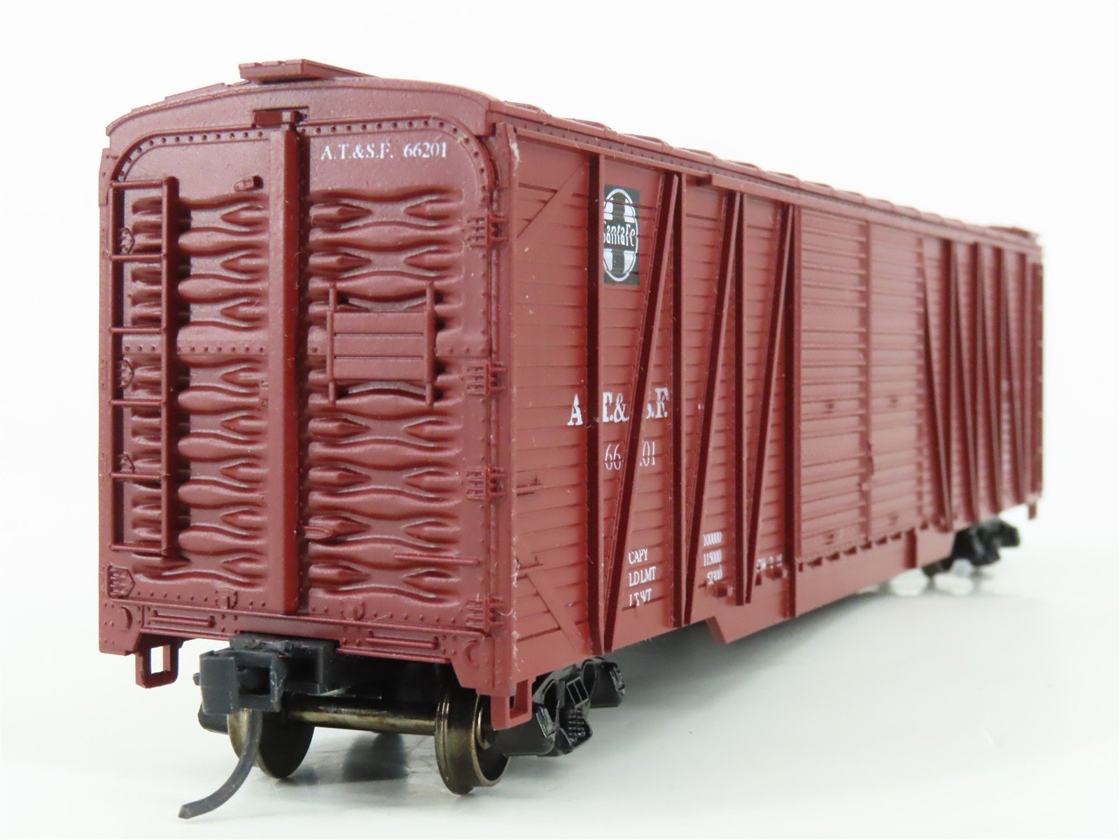 HO Scale Roundhouse 2133 ATSF Santa Fe 50' Automobile Box Car #66201 - Upgraded