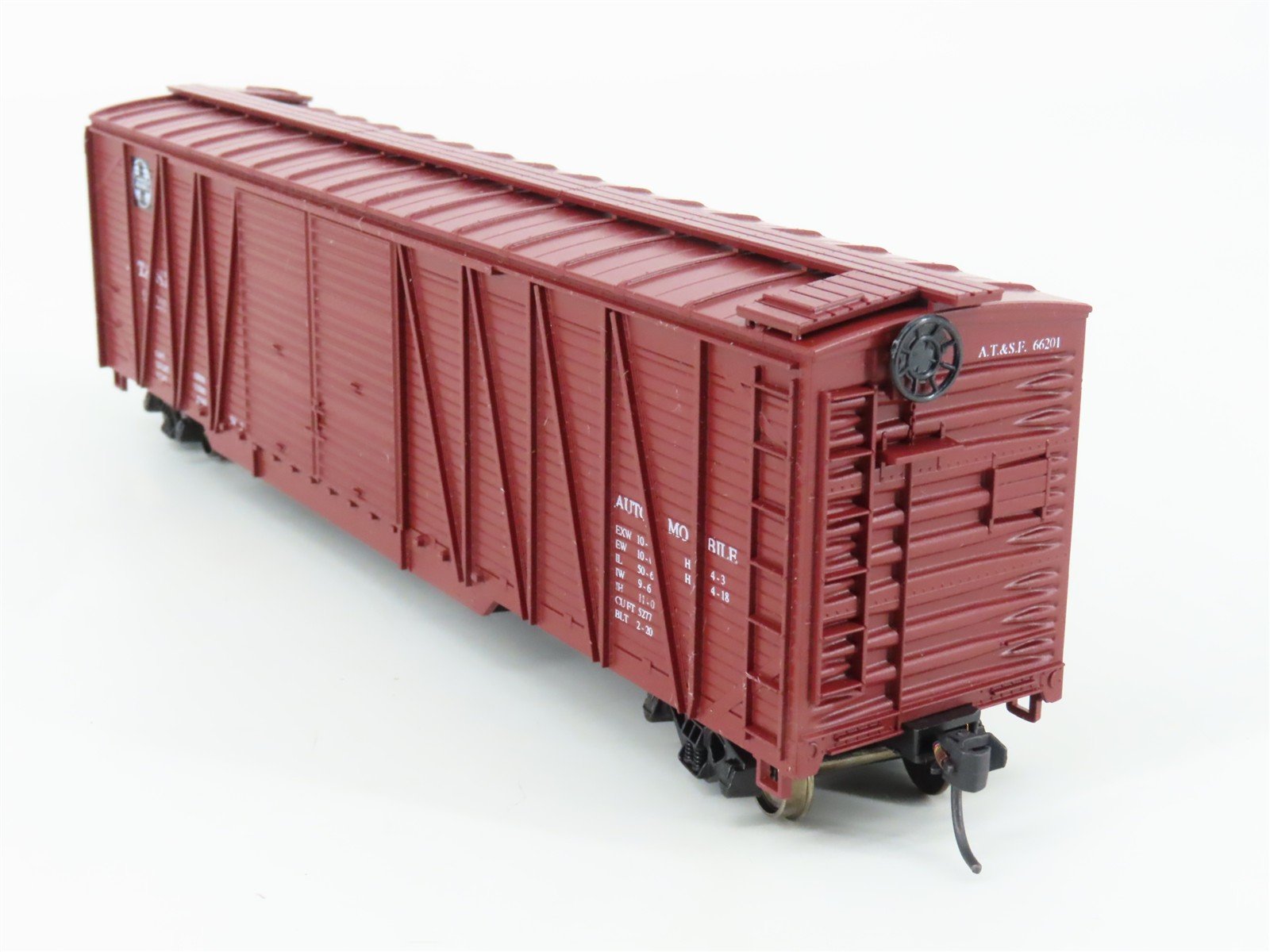 HO Scale Roundhouse 2133 ATSF Santa Fe 50' Automobile Box Car #66201 - Upgraded