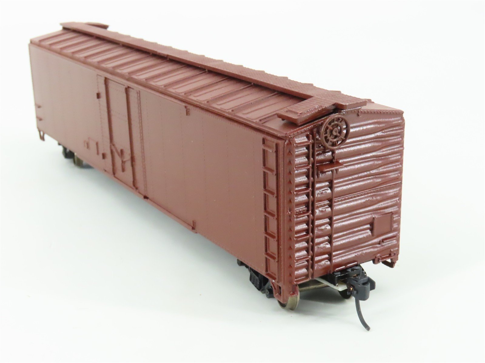 HO Scale Roundhouse 1250 Undecorated 50' Plug Door Box Car - Upgraded