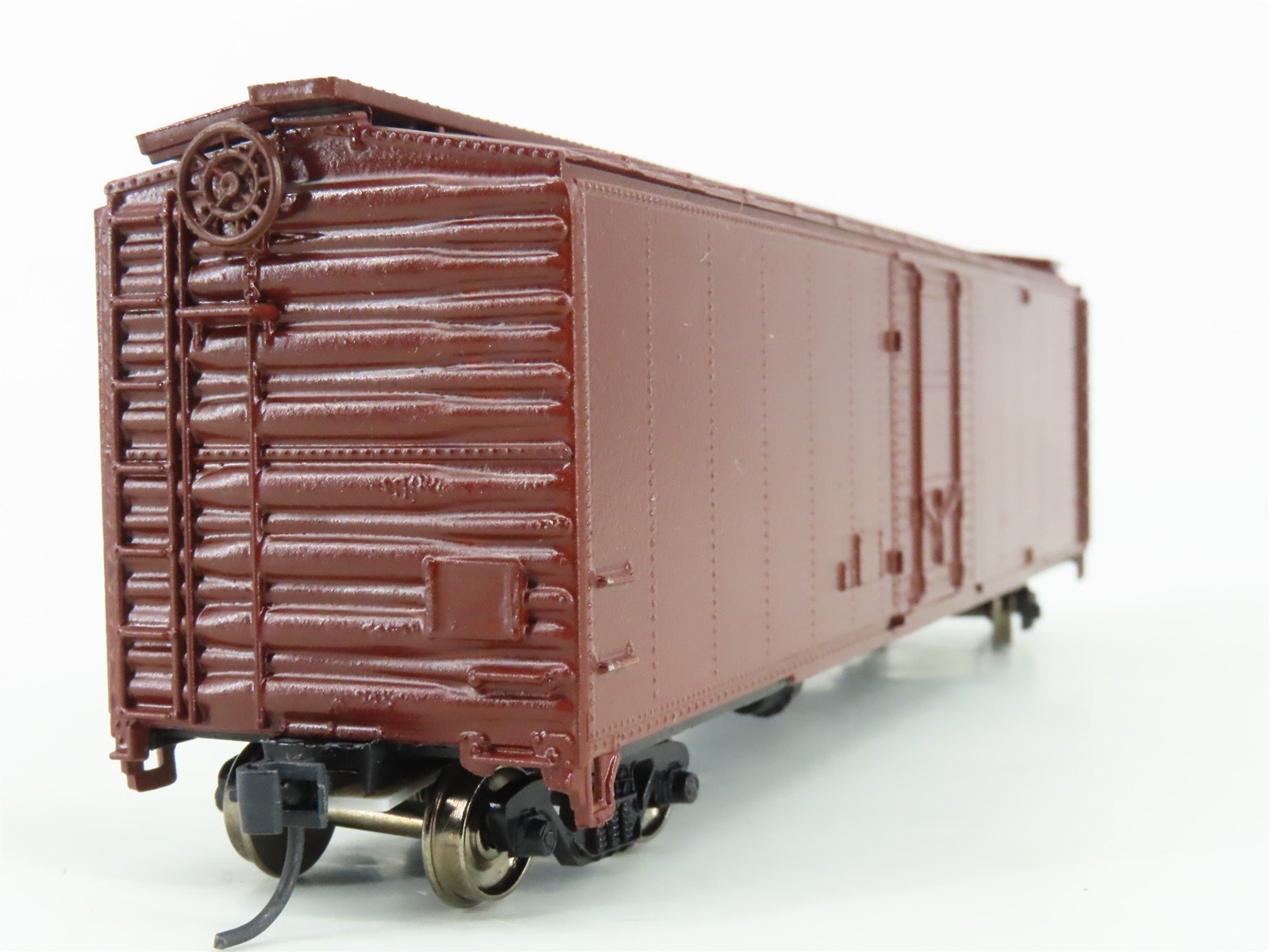 HO Scale Roundhouse 1250 Undecorated 50' Plug Door Box Car - Upgraded