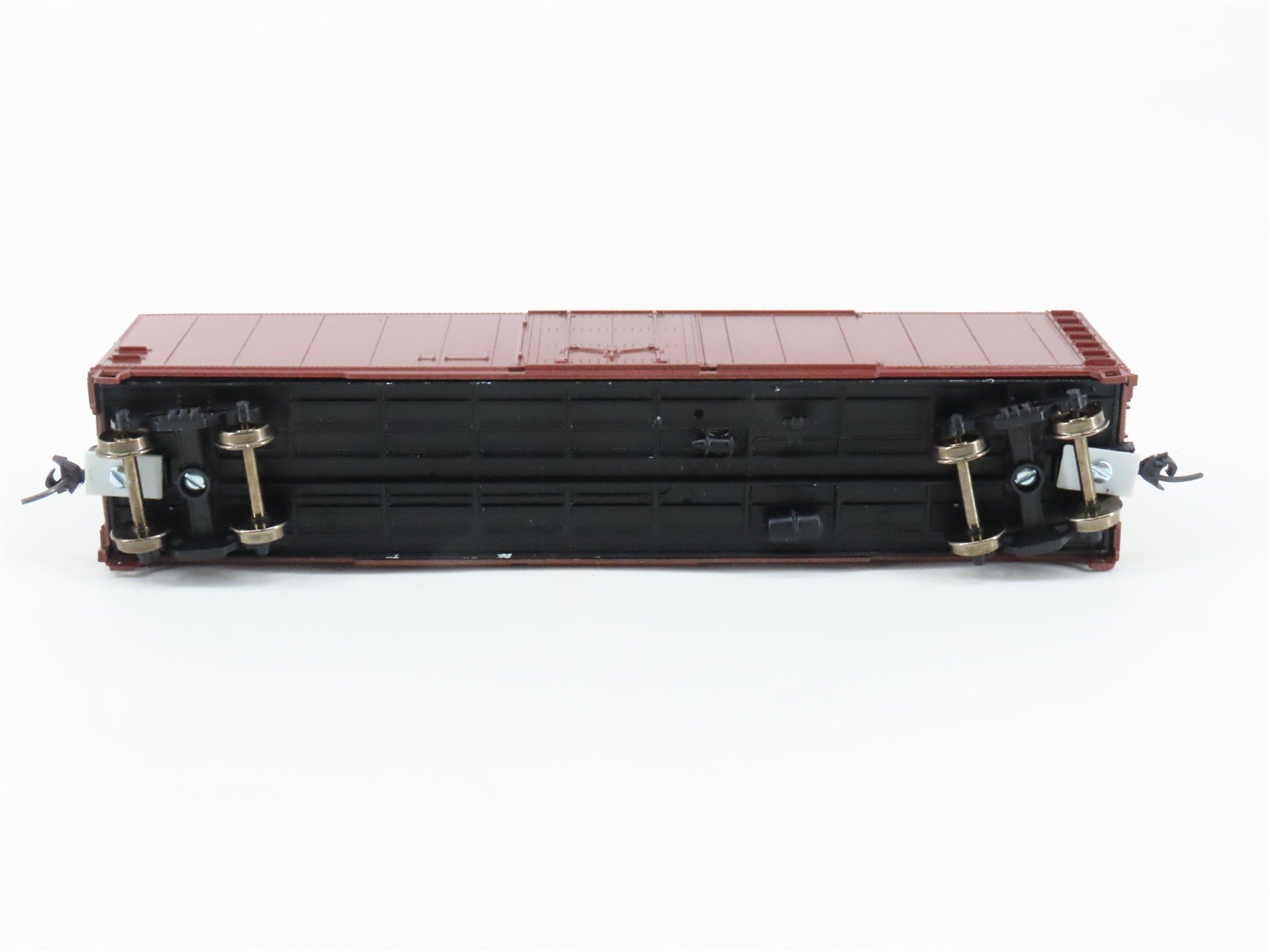 HO Scale Roundhouse 1250 Undecorated 50' Plug Door Box Car - Upgraded
