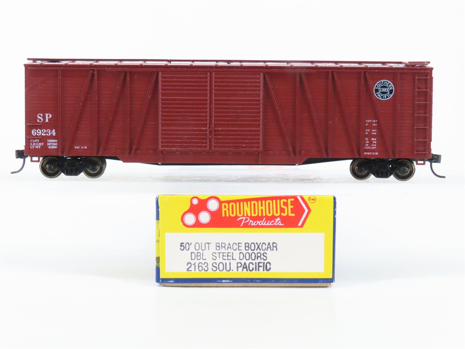 HO Scale Roundhouse 2163 SP Southern Pacific 50' Box Car #69234 - Upgraded