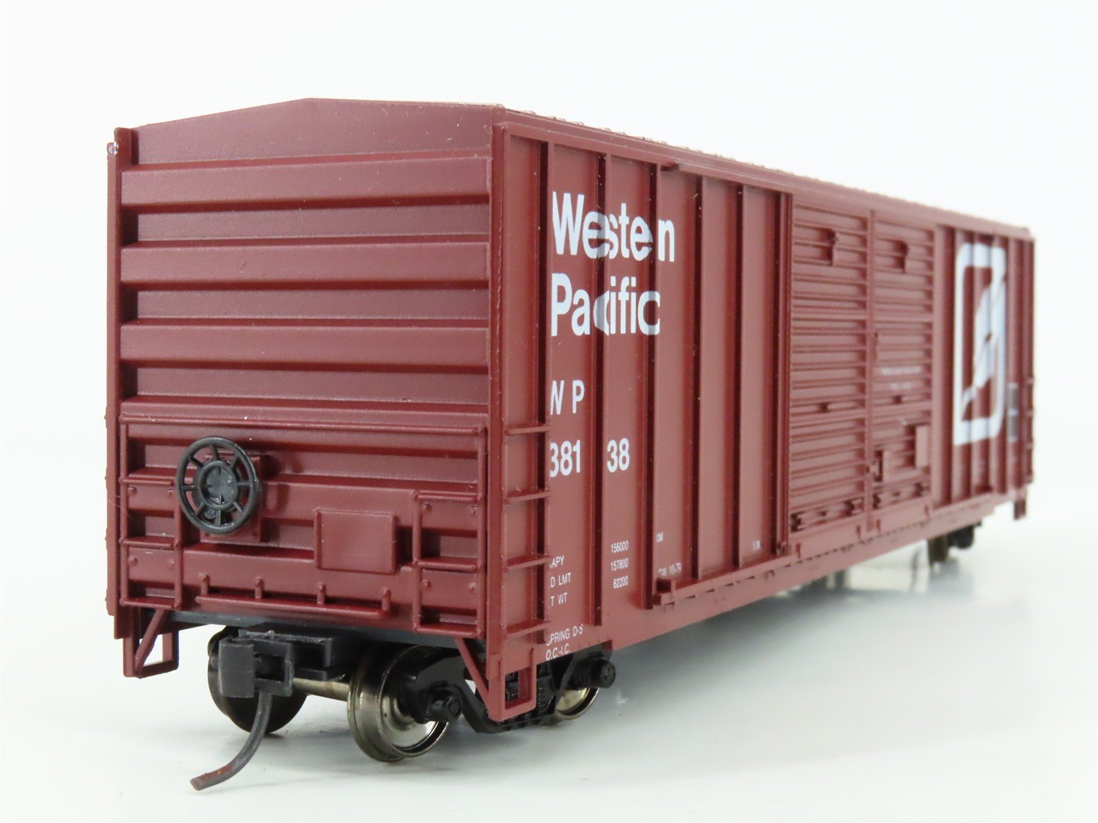 HO Scale Roundhouse 1981 WP Western Pacific Feather 50' Boxcar #38138 - Upgraded