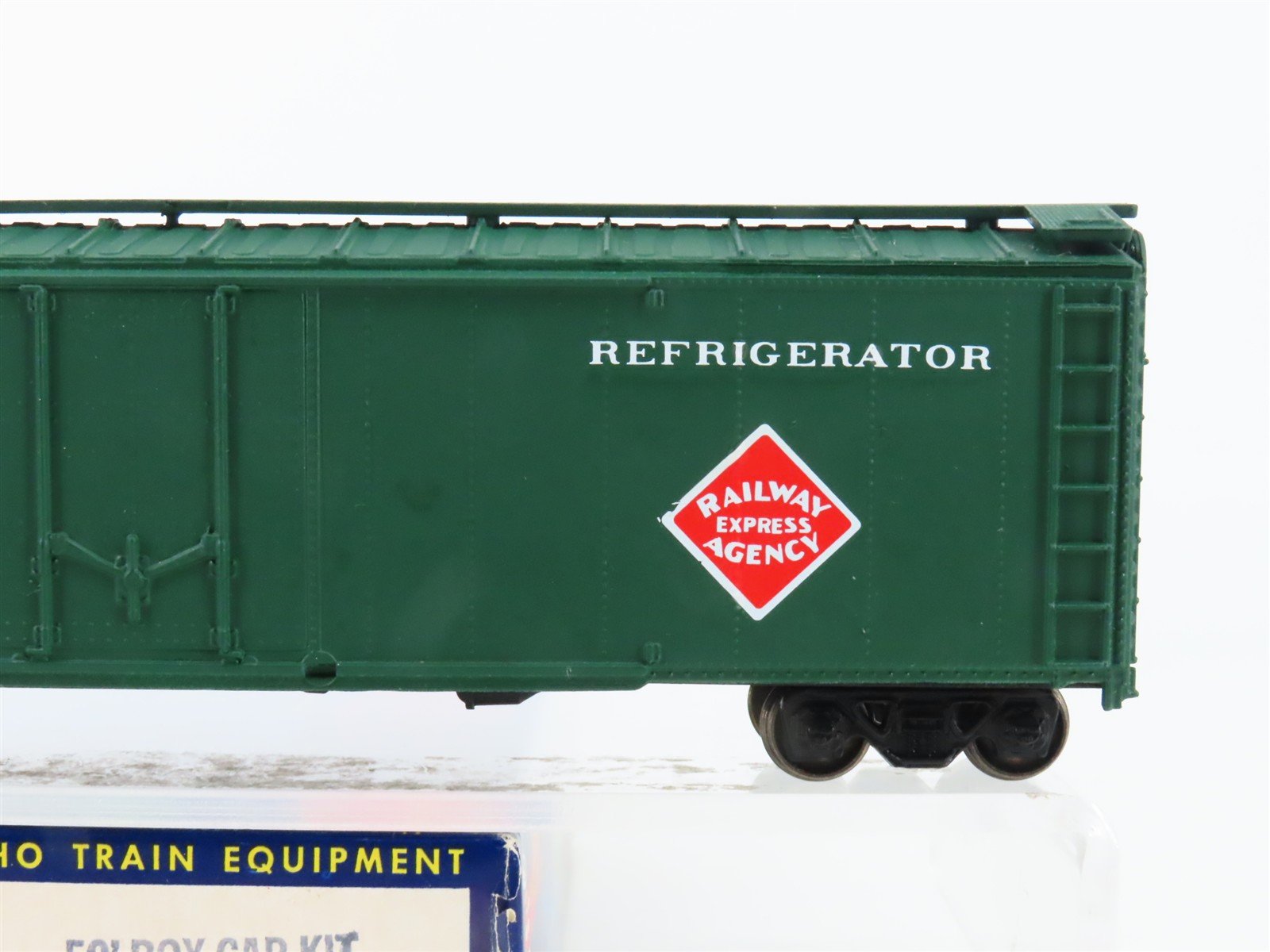 HO Scale Roundhouse REX Railway Express Agency 50' Reefer #6341 - Custom