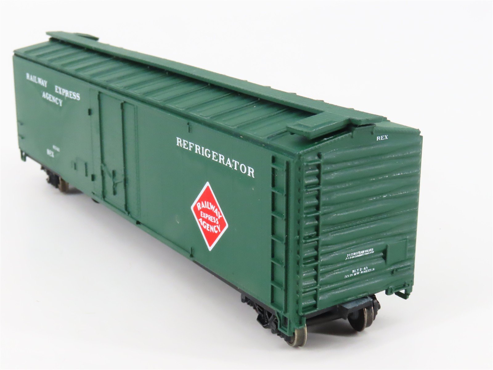HO Scale Roundhouse REX Railway Express Agency 50' Reefer #6341 - Custom
