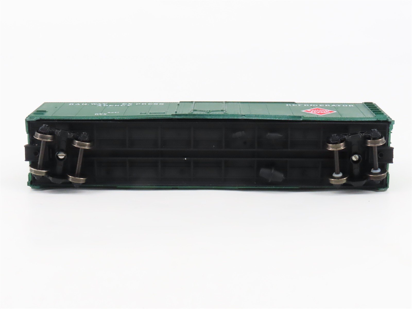 HO Scale Roundhouse REX Railway Express Agency 50' Reefer #6341 - Custom